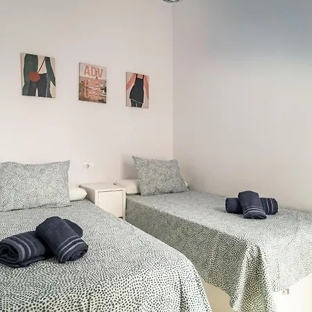2 Bedroom Amazing In Appartement Fuengirola
