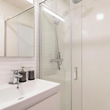 2 Bedroom Amazing In Appartement
